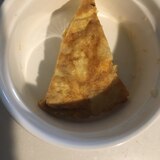 パン粉とチーズを混ぜたオムレツ